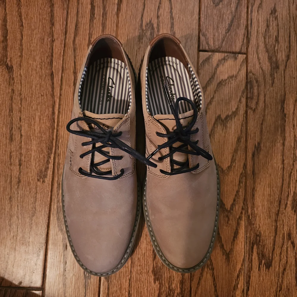 Clarks Men's Radcliff Low Leather Oxfords - Picture 3 of 8
